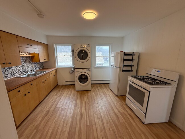 Building Photo - 73 Furnace St Unit 2