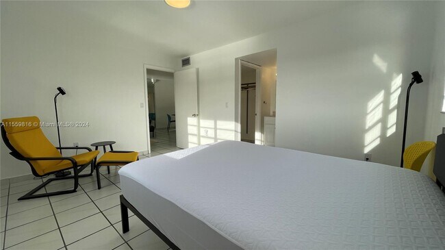 Photo - 8250 Byron Ave Unidad 401