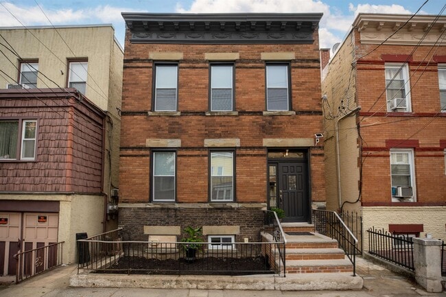 Building Photo - 6116 Tyler Pl Rental