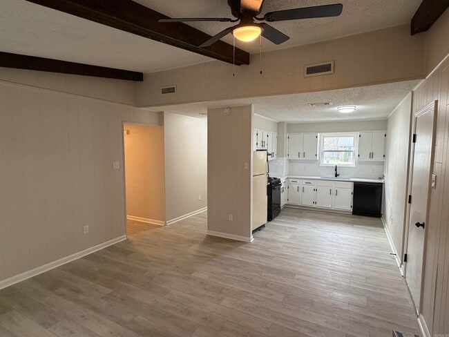 Photo - 10911 Vernon Dr