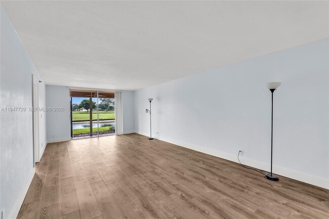 Photo - 3100 W Rolling Hills Cir Unit 109