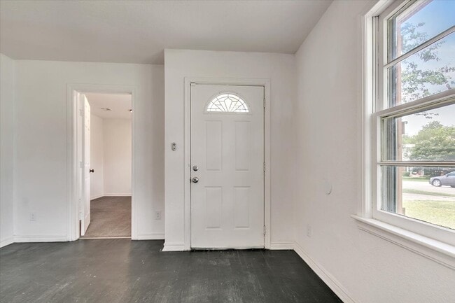 Photo - 2116 Andover Ct