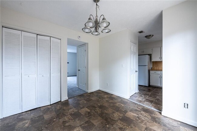 Photo - 582 Downing St