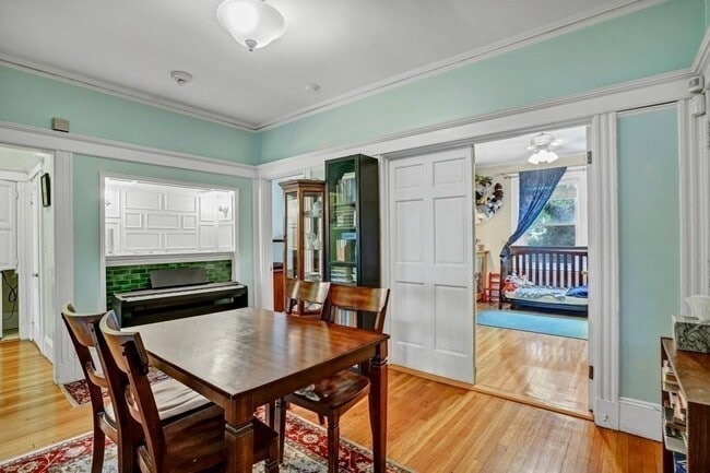 Photo - 10 Radcliffe Rd Unit 1