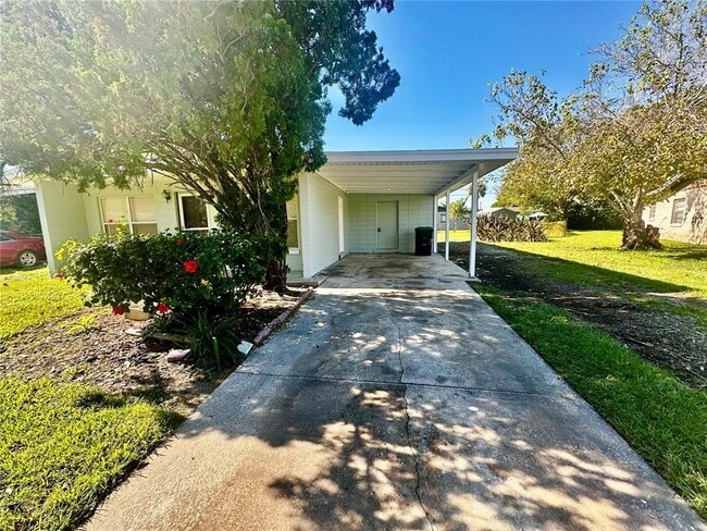 Building Photo - 7600 Ravenna Ave