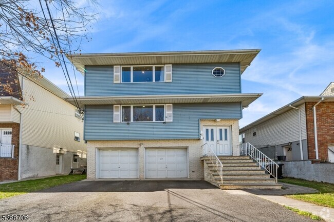 Building Photo - 117 Burns Ave Rental