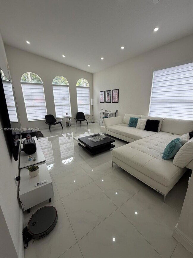 Photo - 2330 SW 132nd Wy