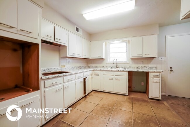 Photo - 1725 Borden Dr