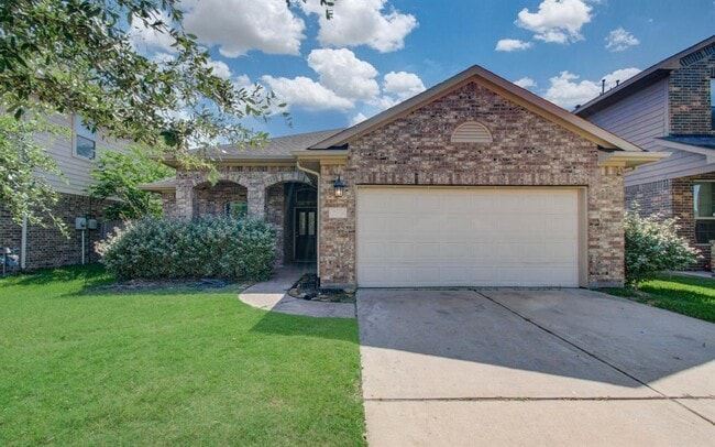 Building Photo - 15618 Whispering Green Dr Rental