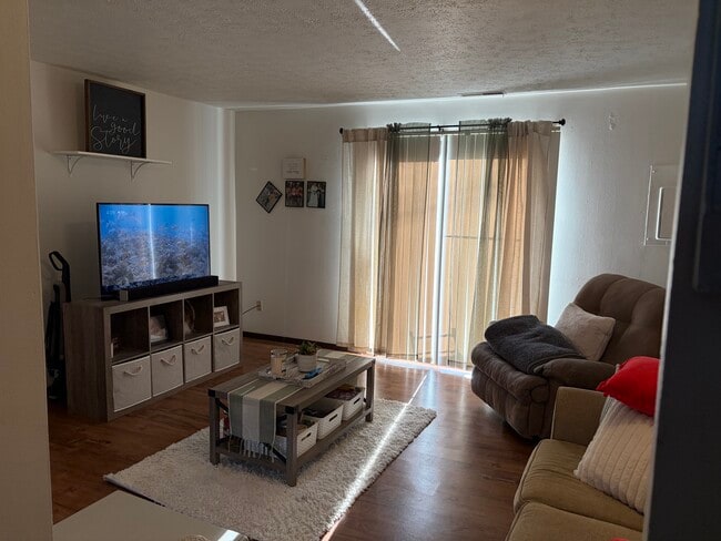 Photo - 8 S Trace Rd