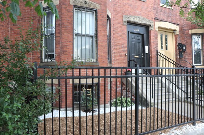 Building Photo - 320 Warren St Unit 320 Warren Street Rental