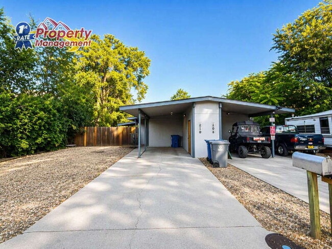 Photo - 210 S Homedale Ave