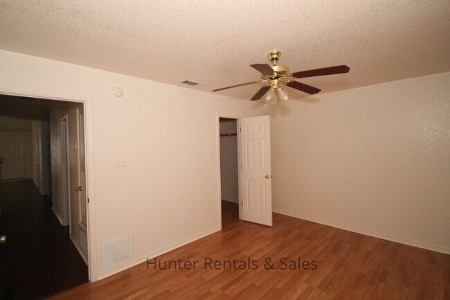 4301-B Thunder Creek Dr