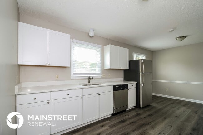 Photo - 304 Marylebone Dr