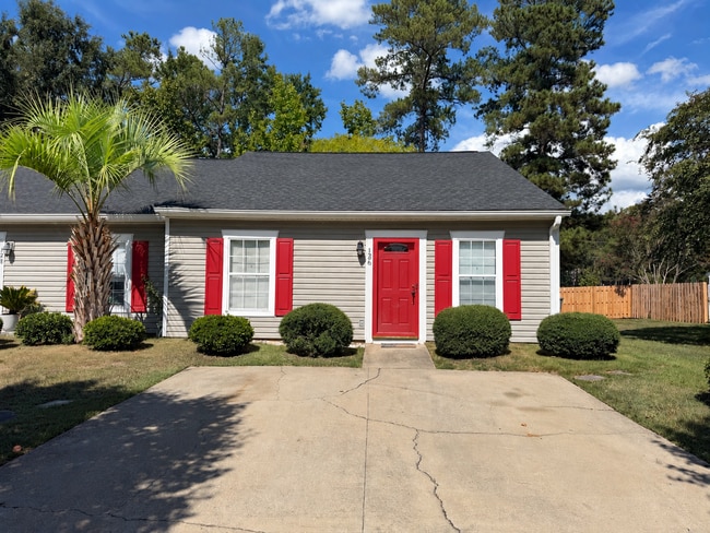 126 Thorn Tree Ln
