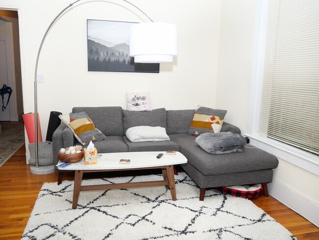 Photo - 1370 Beacon St Unidad 12