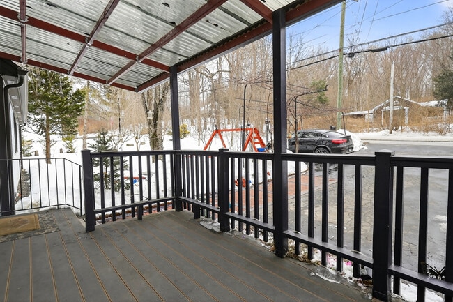 Photo - 615 Monroe Tpke