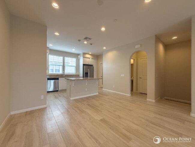 Photo - 3 Bedroom Condo for Rent in Oxnard by the ...