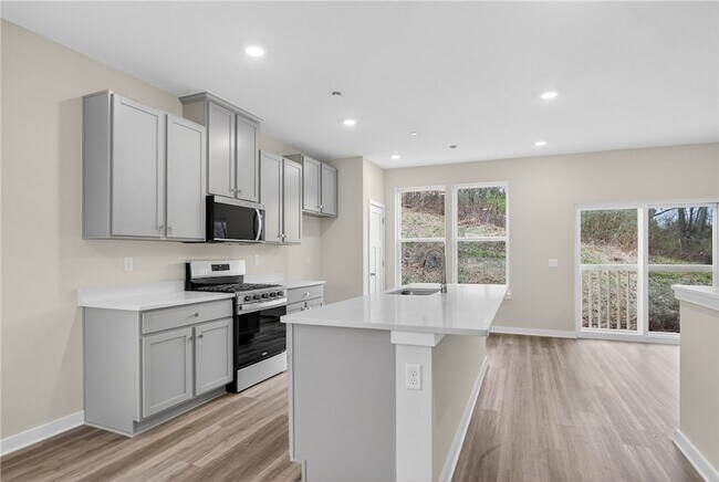 Photo - 704 Olivia St