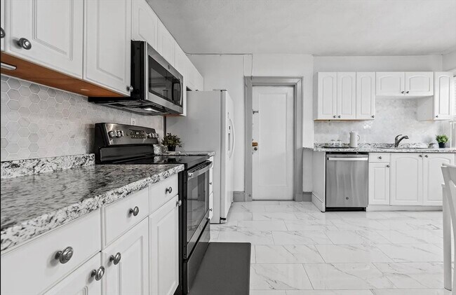 Photo - 857 Beacon St Unidad 41