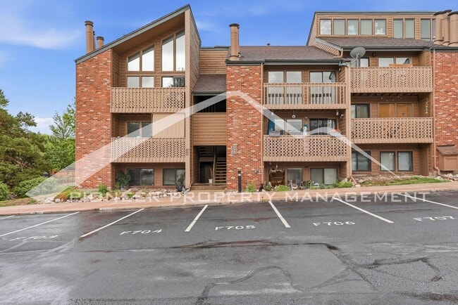 Building Photo - Spacious Condo with Washer/Dryer and Central AC Unit 302