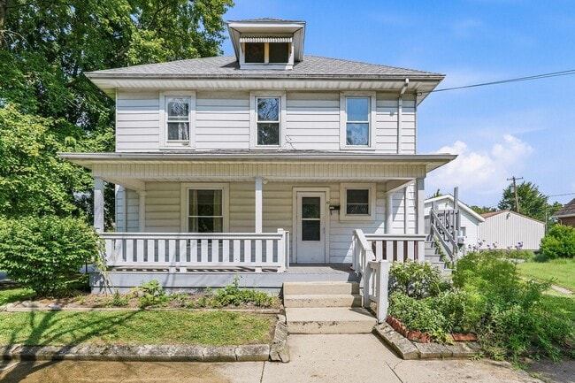 Building Photo - 67-67 1/2 W Fourth St Unit 67