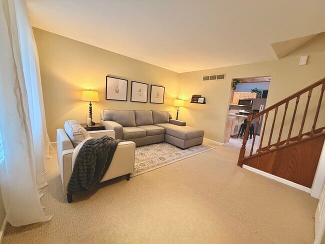 Photo - 425 Spivak Drive