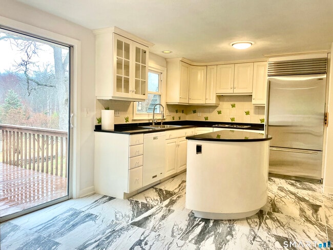 661 Chestnut Hill Rd