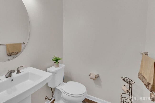 Photo - 29 Beachwood Dr