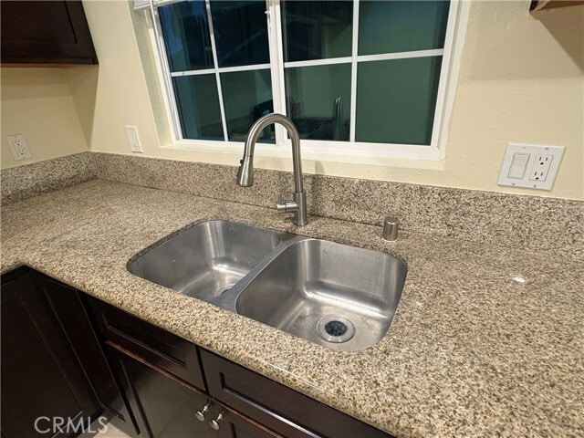 Photo - 7538 Lynwood Way