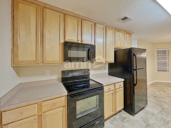 Photo - 466 Camella Cir