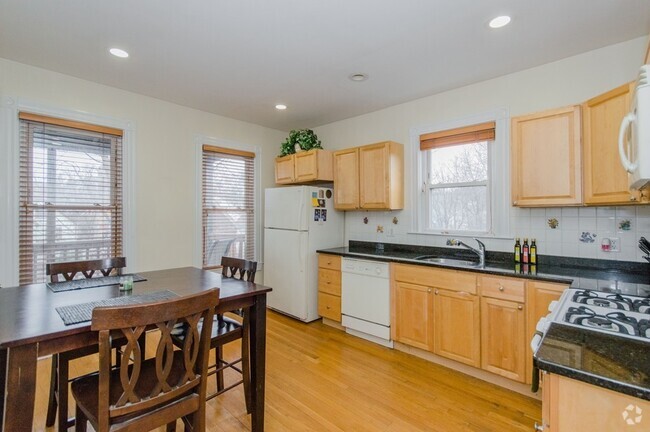 Building Photo - 126 Minden St Rental