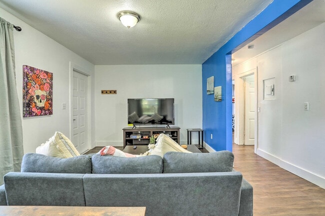 Photo - 1920 NW 47th St Unidad ID1306952P
