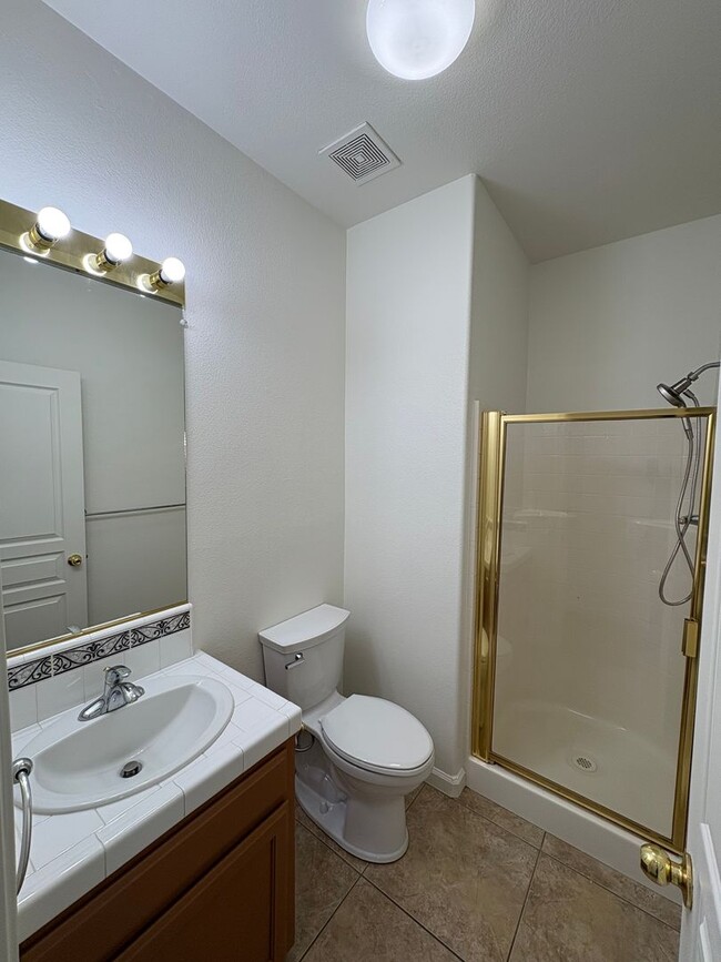 Photo - 5928 W Whitley Ave