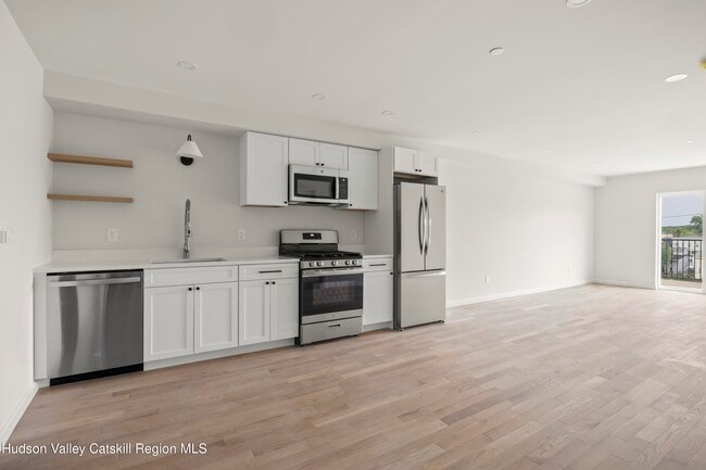 Photo - 432 Warren St