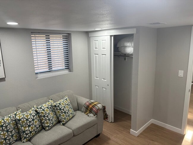 Photo - 2220 Nome St Casa