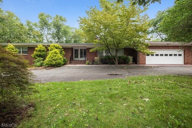 Photo - 681 Easton Ave