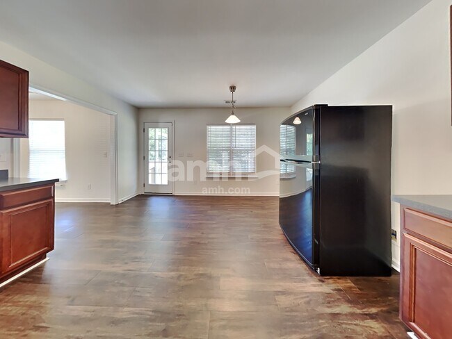 Photo - 425 Green Park Ln