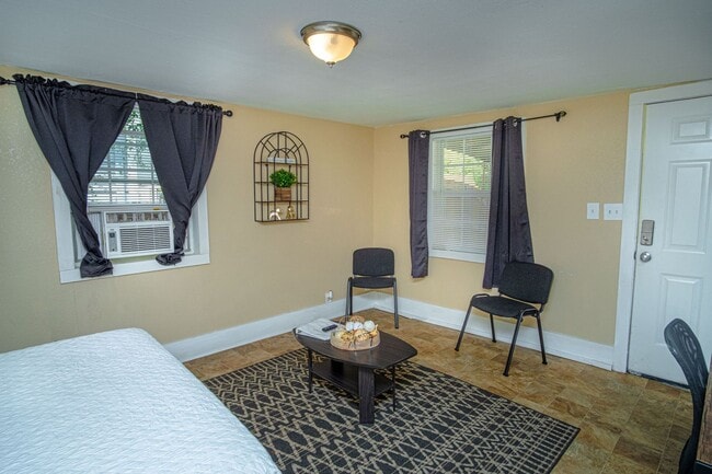 Photo - 613 Virginia Blvd Unit Virginia #B