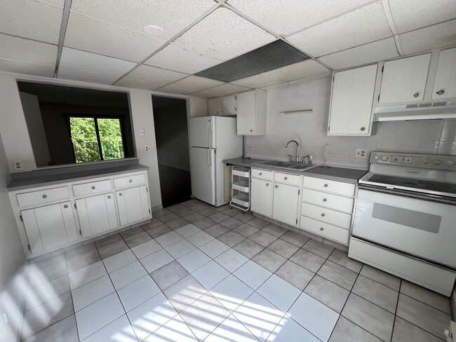 Photo - 1030 Dunlop Ave Unit 2