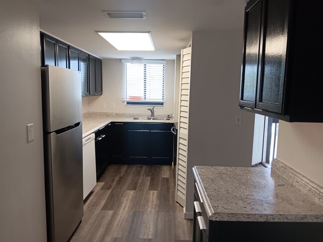 Photo - 2541 Myrtle Ave Unit D