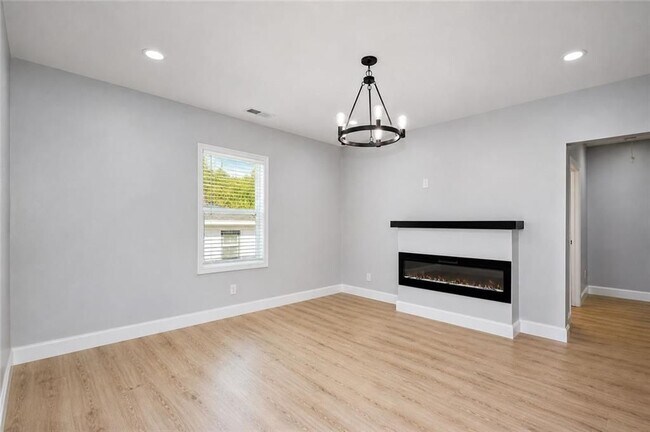 Photo - 2203 Wingate St SW