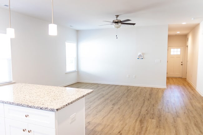 Photo - 1615 Martin Ave