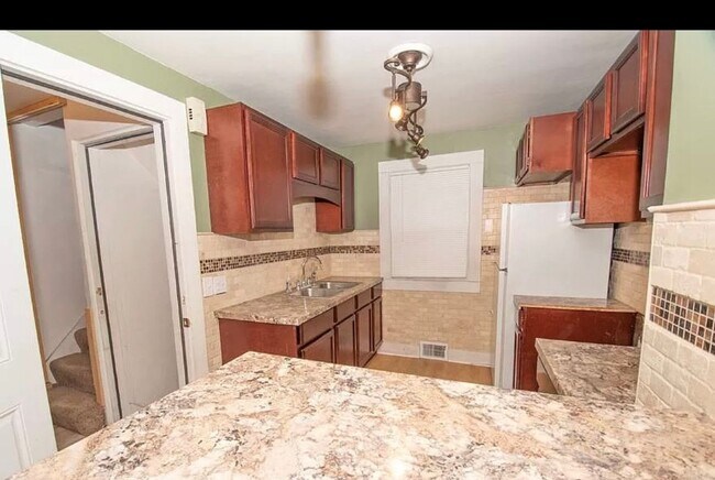 Photo - 337 St Lawrence Ave Unidad Lower