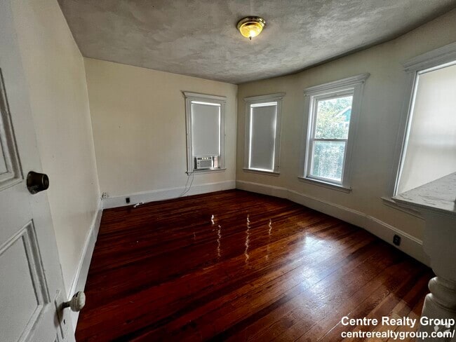 Building Photo - 63 Sycamore St Unit 1 Rental