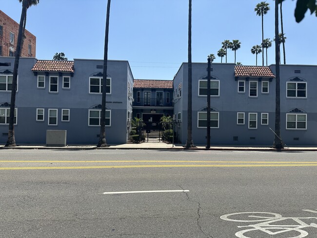 Photo - 5740 Franklin Ave Unidad 203