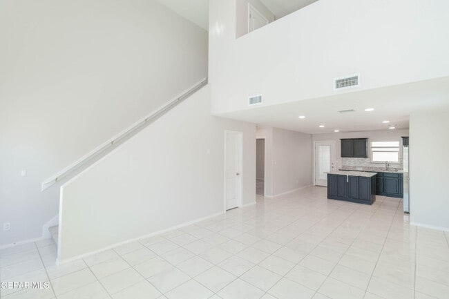 Photo - 14465 Mariam Hanna St