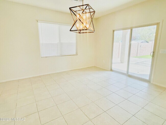 Photo - 866 E Artesia Pl