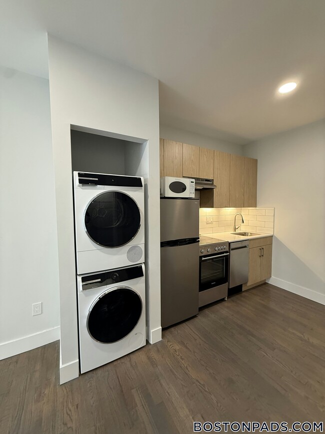 Photo - 270 Newbury St Unit 10