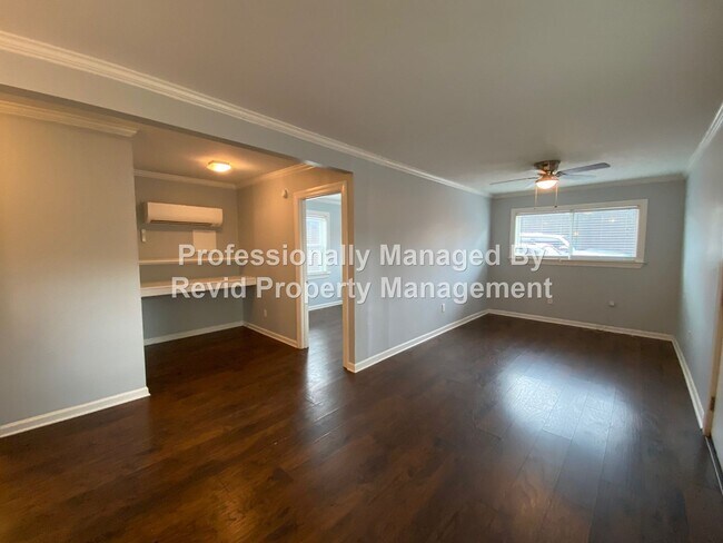 1646 Monroe